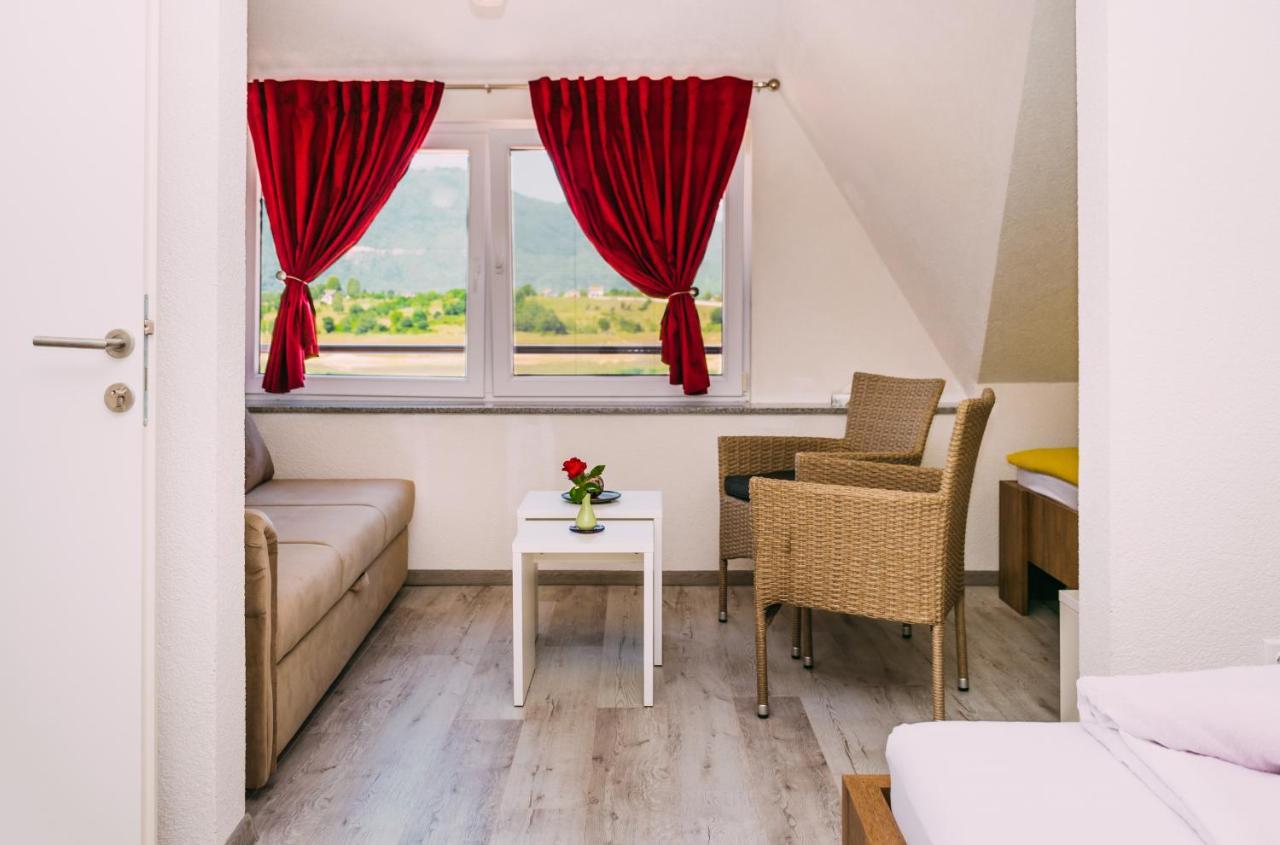 Apartmani Markesic Ramsko Jezero Prozor Exteriér fotografie
