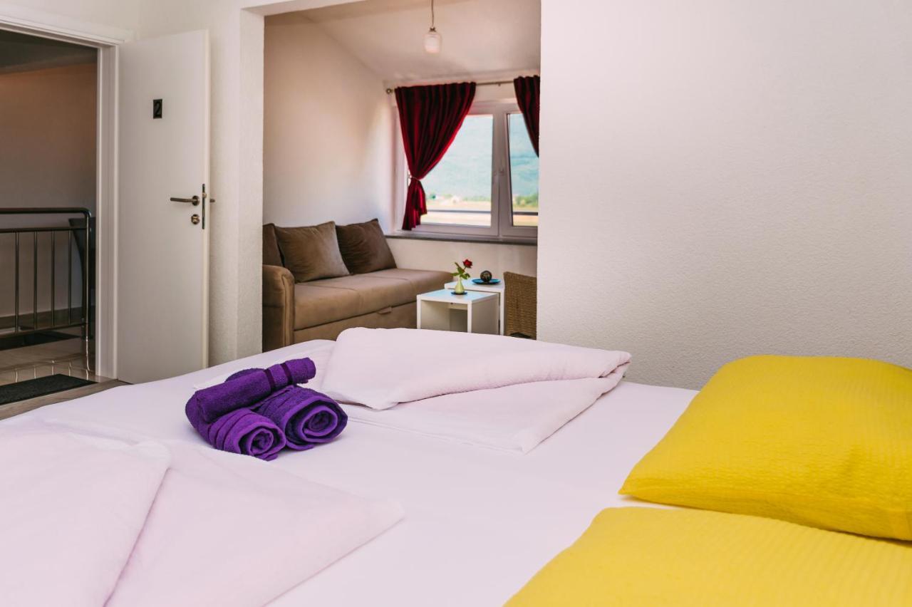 Apartmani Markesic Ramsko Jezero Prozor Exteriér fotografie