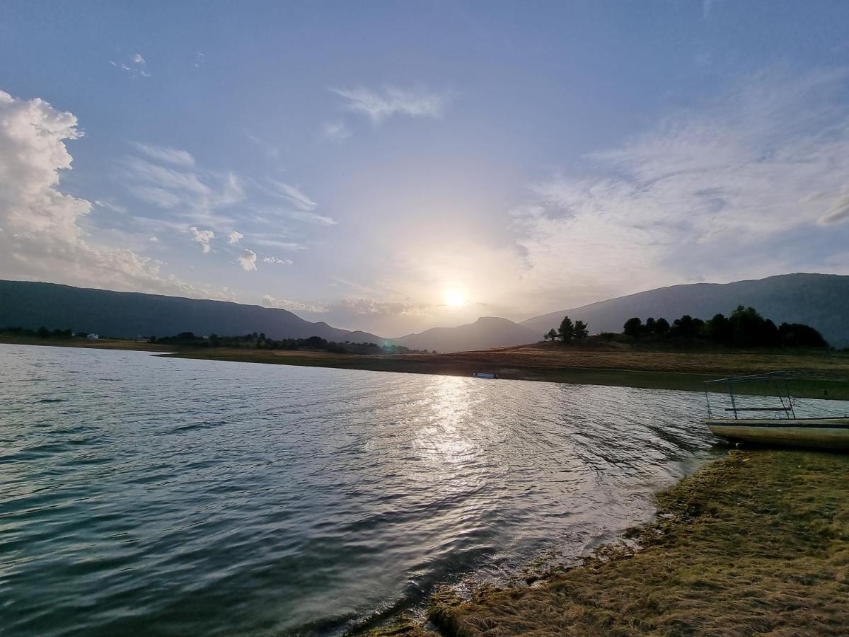 Apartmani Markesic Ramsko Jezero Prozor Exteriér fotografie